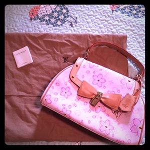 🍒Authentic! Limited Edition Louis Vuitton!!! 🍒🍒